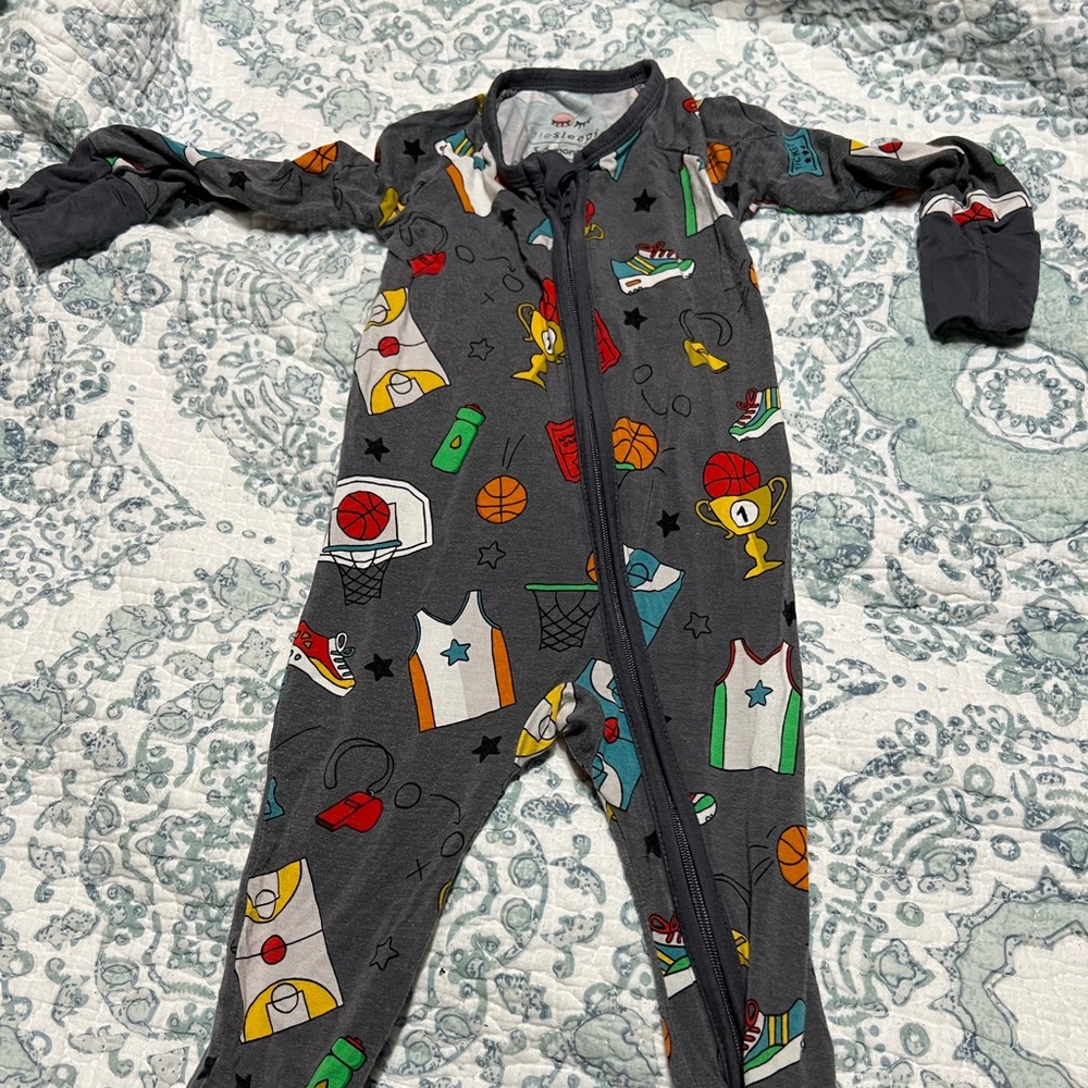 Little sleepies 3-6 months